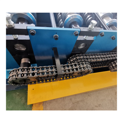 การสร้างเครื่องขึ้นรูปม้วนหลังคาดาดฟ้าควบคุม PLC การรับรอง CE ISO