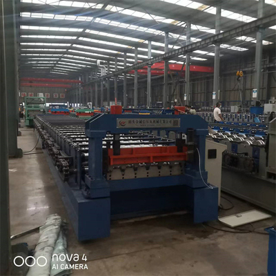เครื่องขึ้นรูปม้วนพื้นเหล็กชุบสังกะสีระบบ PLC