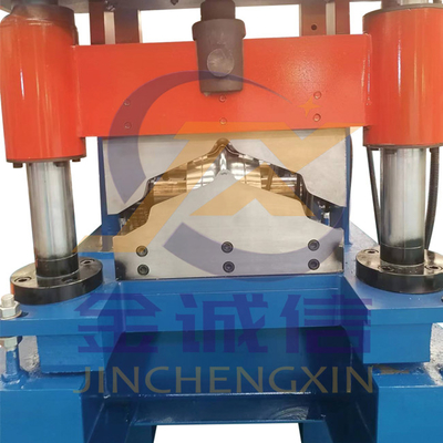 เครื่องขึ้นรูปม้วนฝาครอบสันหลังคา 15-20m / นาทีควบคุม PLC เหล็กชุบสังกะสี