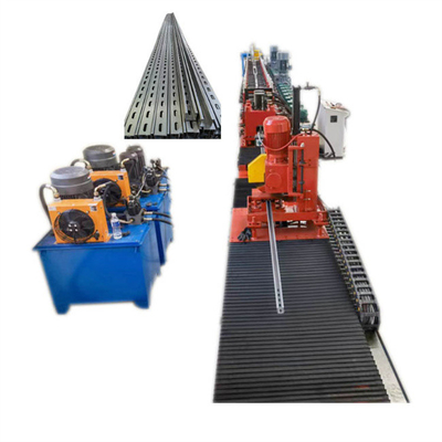 เครื่องขึ้นรูปม้วน 380V สำหรับโครงสร้างพลังงานแสงอาทิตย์โซลาร์เซลล์ 41 * 41mm