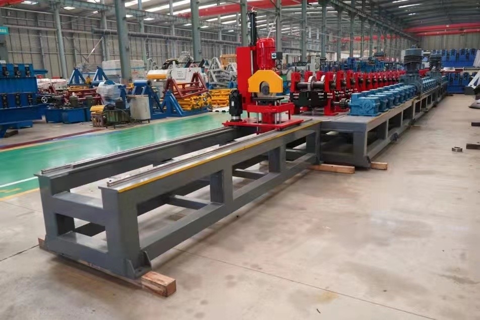 เครื่องขึ้นรูปลอน C Channel Unistrut 8-15m / นาทีสำหรับรองรับแผงโซลาร์เซลล์