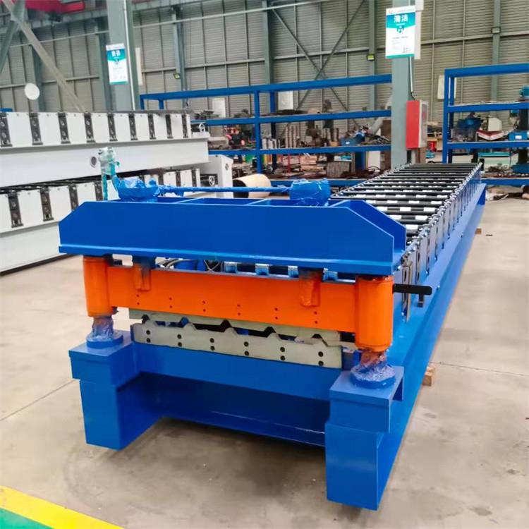 เหล็กสีโลหะคุณภาพสูง IBR 686 โปรไฟล์เครื่องขึ้นรูปม้วนแผงหลังคา