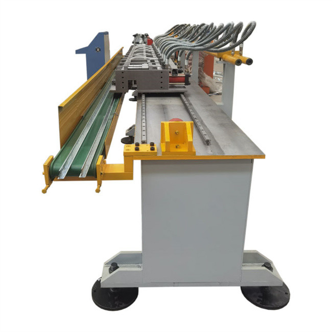 T Bar Steel C โปรไฟล์ Keel Making Machine ความเร็วในการขึ้นรูปม้วน 40m / นาที
